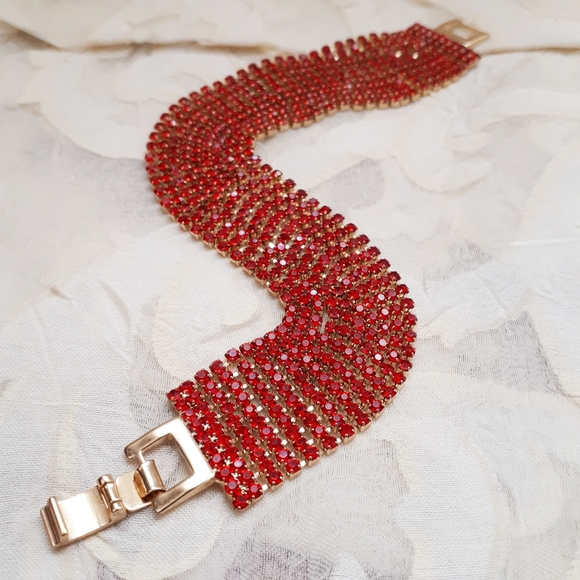 Multistrand bracelet with red rhinestones - Picture 3 of 10
